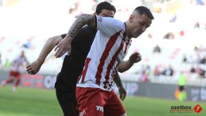 EMS Yapı Sivasspor, Zorlu Mücadelede Fatih Karagümrük'ü Yenmeyi Başarıyor: 1-0